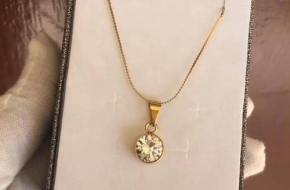 Women Gold Neck Chain With Diamond Pendant