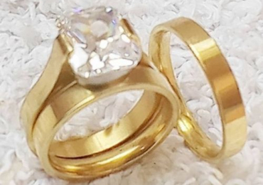 18 Karat Gold Plated Wedding Ring Set